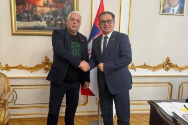 MINISTAR GOVORIO NA VAŽNOJ KONFERENCIJI! Boris Bratina u Pragu! (FOTO)