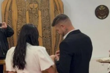 MLADA DOŠLA BEZ VENČANICE, SEVA ZADNJICA PRED MATIČAREM! Oženio se MC Stojan, isplivali prvi snimci TAJNOG VENČANJA! (GALERIJA)