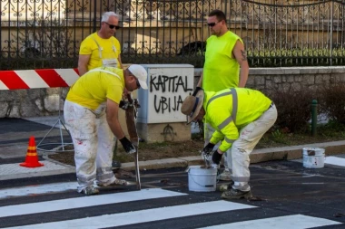 SVI ZAPOSLENI DOBIJAJU PRAZNIČNI BONUS DO 18. DECEMBRA: Iznos u visini oko 75.000 dinara, ni penzioneri nisu zaboravljeni