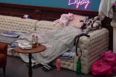 DIVLJA AKCIJA U "ELITI"! Aneli nije mogla da se OBUZDA, Luka joj pokazao PRAVO UMEĆE! (VIDEO)