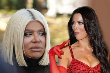 "MILICA PAVLOVIĆ JE JEDAN FEJK MIŠ"! Dara Bubamara OŠURILA PO ESTRADI, najavila SOPSTVENI FILM! (VIDEO)