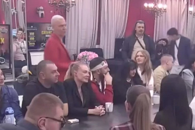 UŽIVO U PROGRAMU OBJAVLJEN SPISAK DEVOJAKA: Milan Milošević morao HITNO da prekine PROGRAM zbog HAOSA! (FOTO)