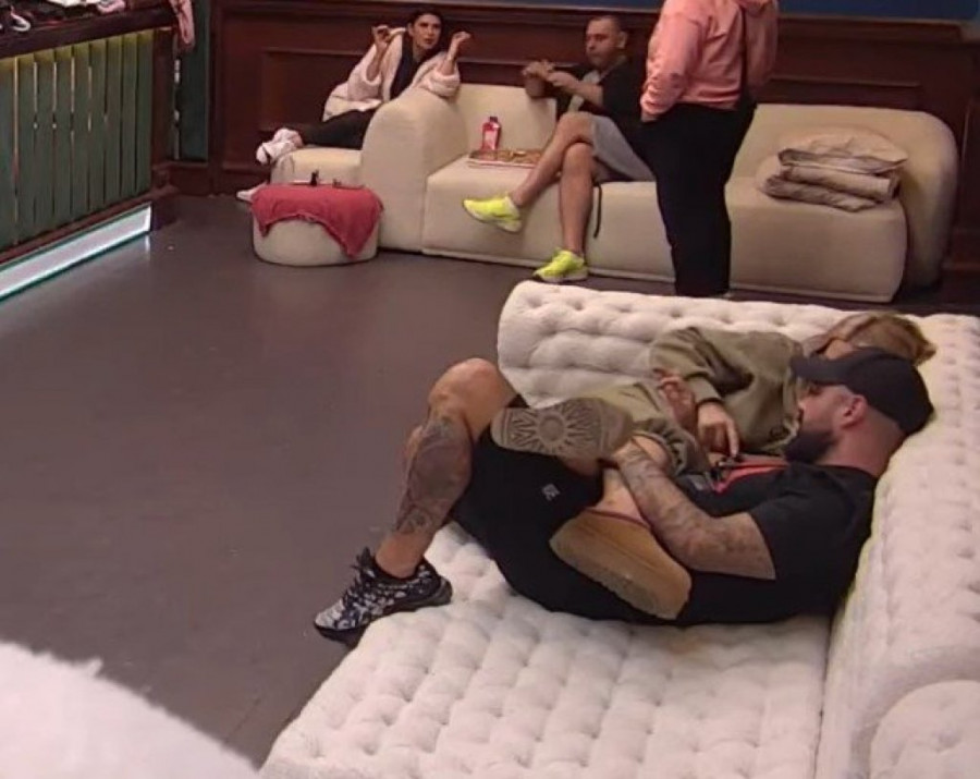 LUKA VUJOVIĆ NA APARATIMA! Aneli zatražila od ovog takmičara da joj izmasira celo telo, nastao HAOS!