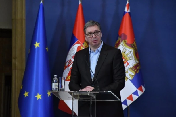 TAČNO U 11 SATI! Danas sednica vlade uz prisustvo Vučića i direktora javnih preduzeća!