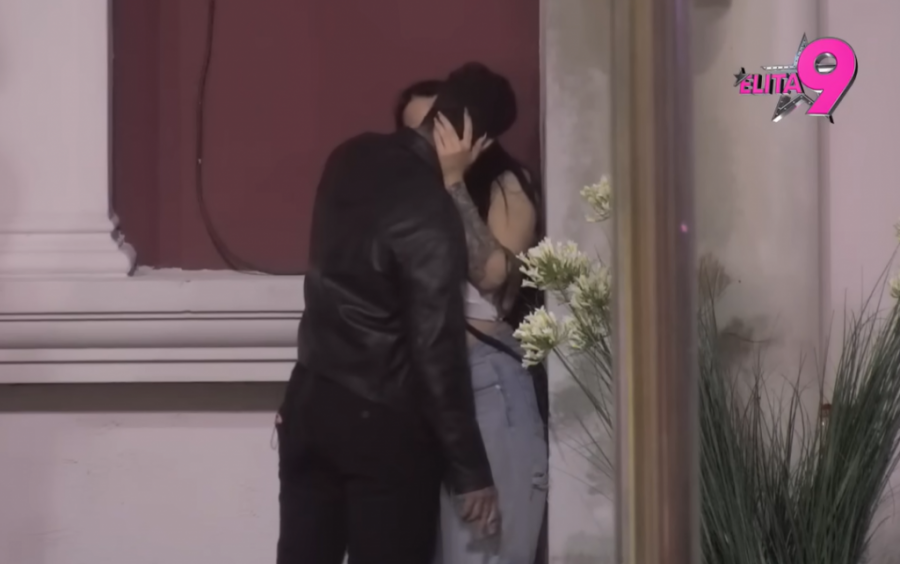 OVE SCENE GLEDATE NA SOPSTVENU ODGOVORNOST! Filip Đukić pomerio sve granice u "Eliti", učesnice se smenjuju kao na traci!