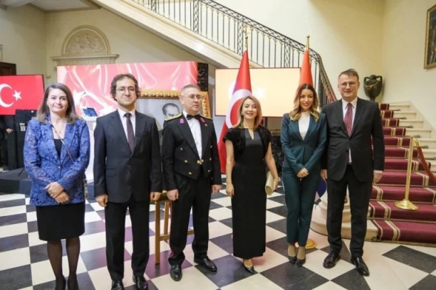 "NASTAVLJAMO DA JAČAMO PARTNERSTVO"! Mesarović na prijemu povodom Nacionalnog dana Republike Turske!