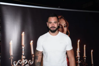 "IMAO SAM PSIHIČKIH PROBLEMA": Aca Živanović iskreno o poljuljanom zdravlju zbog kog se POVUKAO sa estrade! (VIDEO)