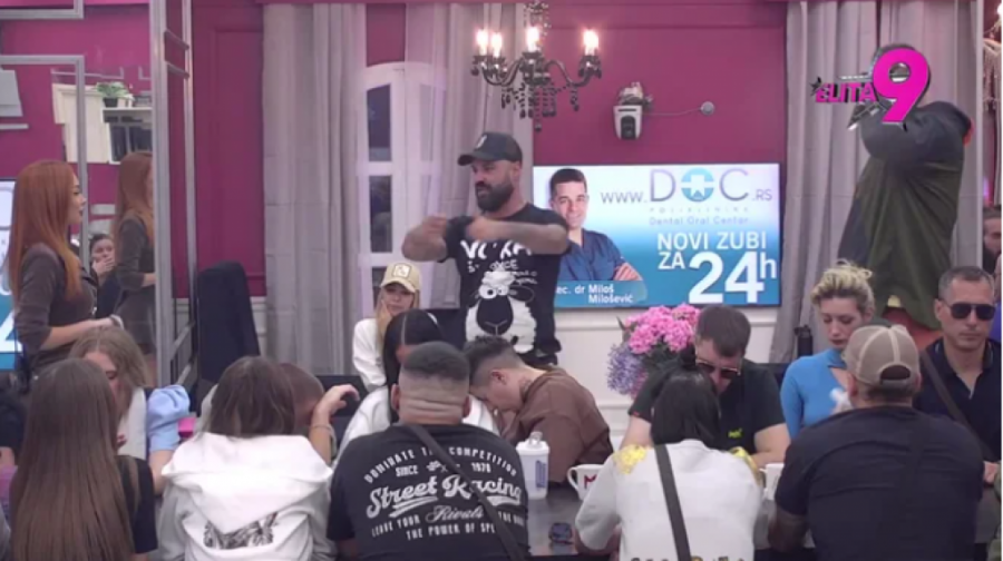 LUKI PALA ROLETNA: Pobacao Aneline i Janjuševe uspomene, HAOS na sve strane - ona na IVICI SUZA!