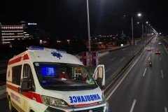 DVE SAOBRAĆAJNE NESREĆE U BEOGRADU: Burna noć za Hitnu pomoć - mnogo intervencija na javnim mestima!