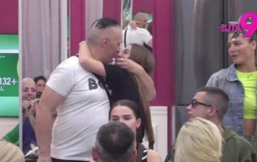 "ELITA" SPREMNA ZA NOVU BEBU! Sara progovorila o prinovi - BILO JE PRELEPO, NIJE NAM RANO!