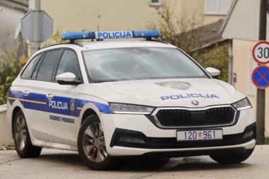 MRTAV MUŠKARAC PRONAĐEN U STANU! Žena hitno prevezena u bolnicu!