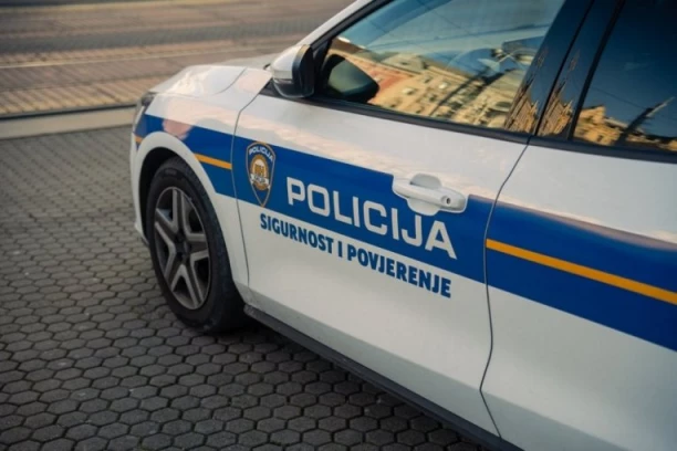 DRAMA U ZAGREBU! Maskirani huligani pokušali da upadnu u Srpski kulturni centar!