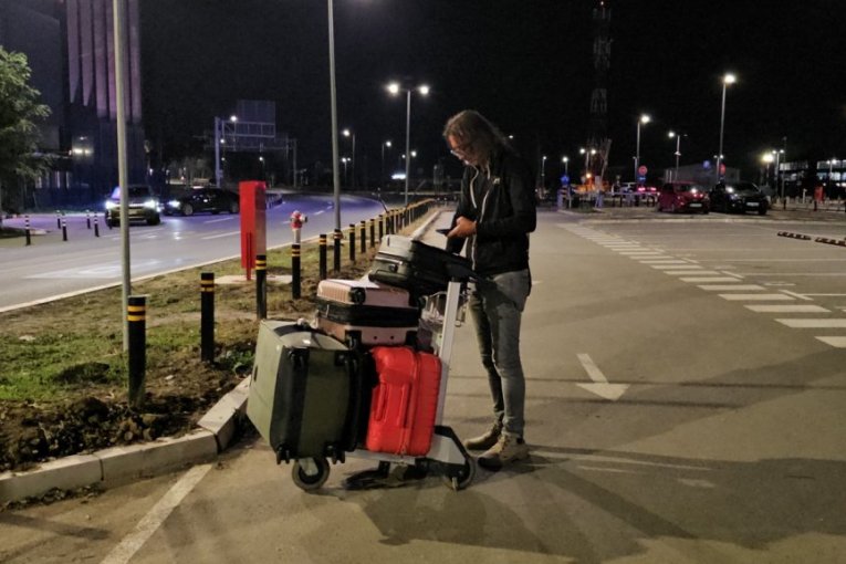 Rale sleteo u Beograd bez Ane