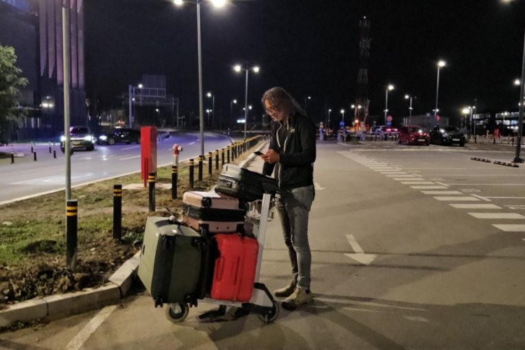 Rale sleteo u Beograd bez Ane