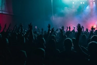 DOMAĆA ESTRADA MASOVNO OTKAZALA NASTUPE! Pevači mole za razumevanje!