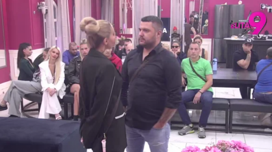 LETELO PERJE UŽIVO NA PINKU, ANELI I ASMIN NAPRAVILI RUSVAJ U EMISIJI: Nezapamćeni obračun bivših partnera, ovo se čekalo od početka Elite 9!