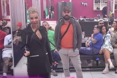 LUKA DEMOLIRAO KUĆU ZBOG SVAĐE SA ANELI: Karambol neposredno pred ulazak u "Elitu", njen telefon totalno uništen!