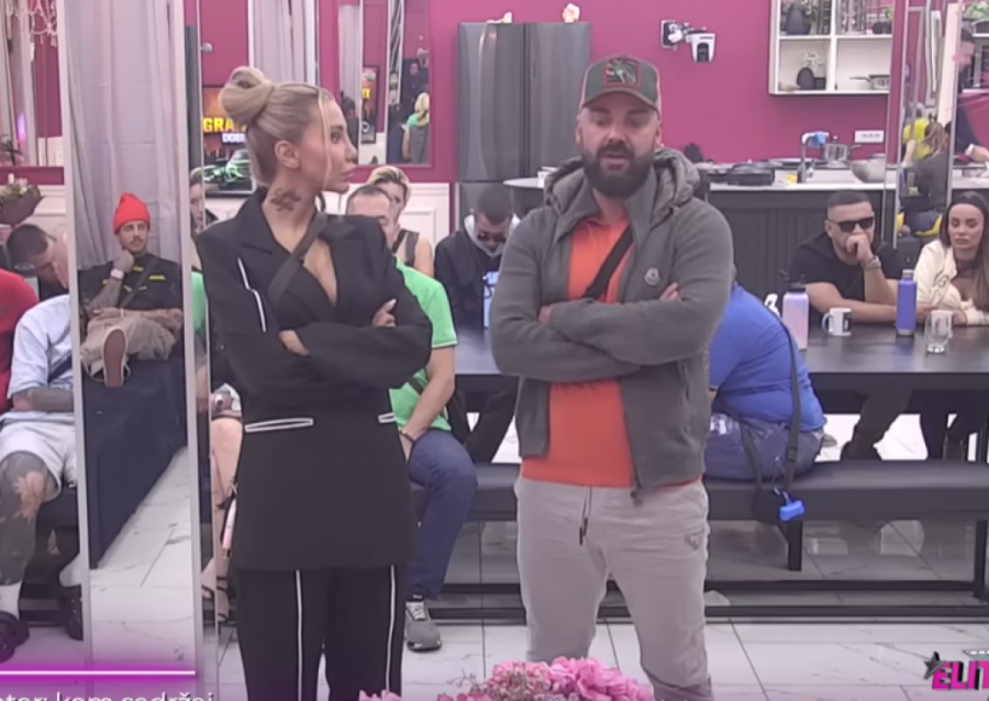 LUKA DEMOLIRAO KUĆU ZBOG SVAĐE SA ANELI: Karambol neposredno pred ulazak u "Elitu", njen telefon totalno uništen!