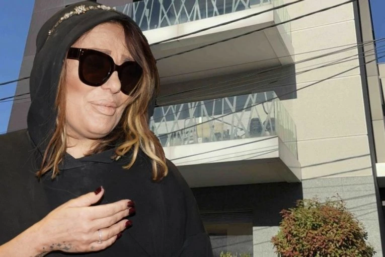 ANA NIKOLIĆ NAPUSTILA STAN OD 500.000 EVRA! Šok! Pevačica se preselila u hotel!
