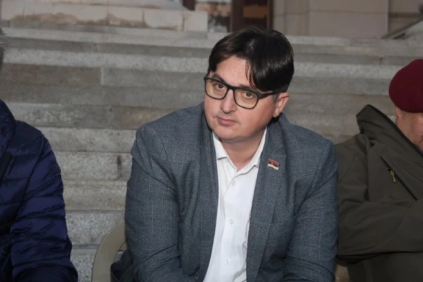 UGLJEŠA MRDIĆ POSLAO JASNU PORUKU: U 2026. godini usvajanje seta pravosudnih zakona i odgovornost!