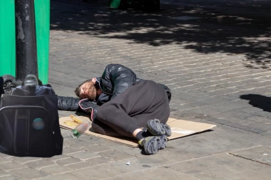 PORED SRBINA(43) PRONAĐENI SAMO RANAC, SENDVIČ I LIMENKA PIVA! Cela Italija priča o njegovoj TRAGIČNOJ sudbini!