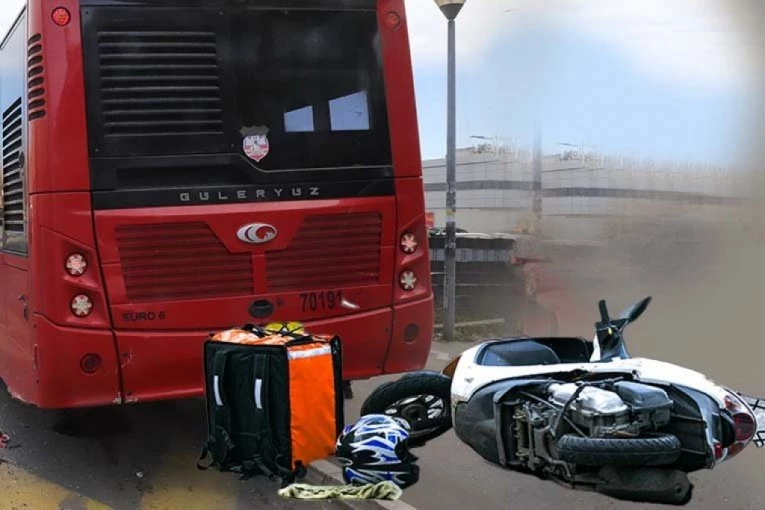 DOSTAVLJAČ HRANE PODLETEO POD AUTOBUS NA VOŽDOVCU! Jeziva saobraćajka na Mitrovom brdu!