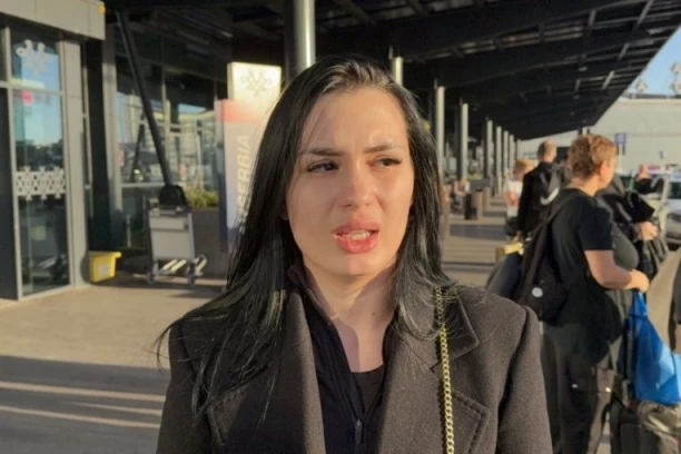 MAJKA JE NAPUSTILA KAD JE IMALA SAMO PET GODINA: Potresna priča Zorane Mićanović LEDI KRV U ŽILAMA!