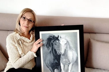 PRVA SAMOSTALNA IZLOŽBA TALENTOVANE UMETNICE: Anka spojila zdravstvo i slikarstvo!