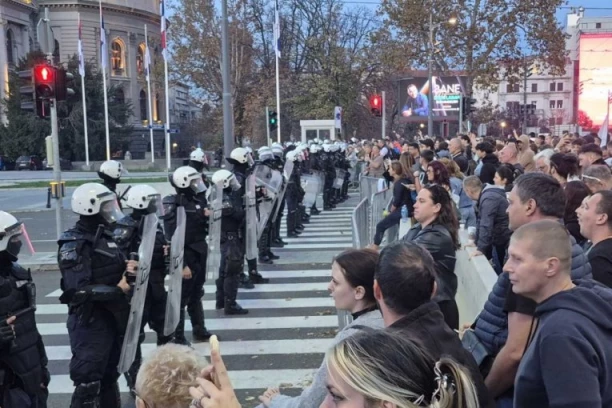 BLOKADERKE "PROSE" ZA ŠKOLARINU I STAN! Sramotan apel se širi mrežama:"Ne dozvolite da im propadne godina" - A ONI UNIŠTILI GODINU HILJADAMA DRUGIH STUDENATA! (VIDEO)