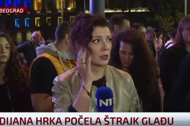 NA TAJKUNSKOJ TELEVIZIJI PRIZNALI DA VEĆINA PODRŽAVA SNS: Novinarka u direktnom prenosu otkrila: "NJIH IMA VIŠE" (VIDEO)
