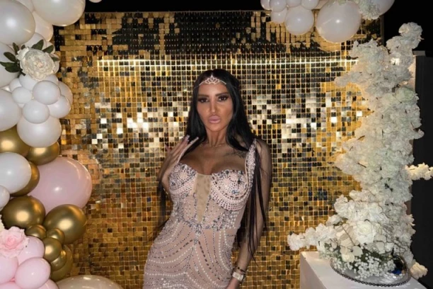 SLAĐA LAZIĆ SRPSKA KIM KARDAŠIJAN: Starleta u haljini sa SKUPOCENIM KRISTALIMA - društvo joj pravi Breskvičin brat! (VIDEO)