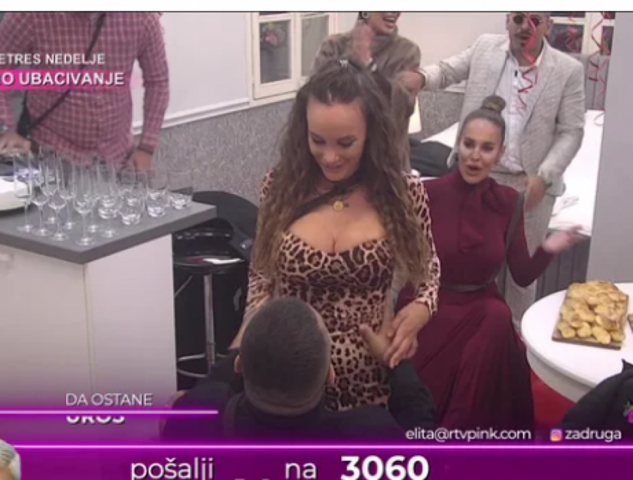 POGLEDAJTE GLAMUROZNU VERIDBU BEBICE I TEODORE U ELITI: Kleknuo pred milionima, a tek da vidite kakav joj je prsten spremio!