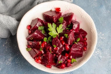 Samo 7 dana je jela CVEKLU: I doktori su bili u ČUDU - ovo nisu očekivali