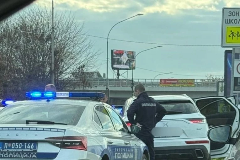 FILMSKA POTERA ULICAMA ČAČKA! Bahati vozač nije stao na znak stop, usledila jurnjava sa policijom! (FOTO)