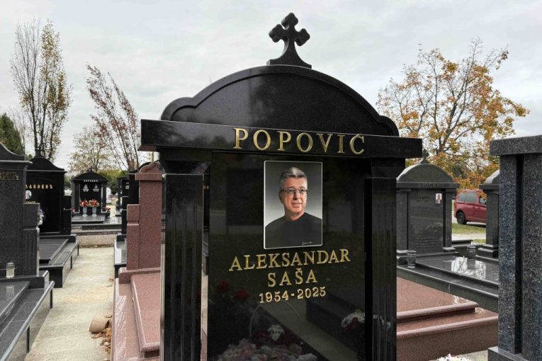 Grob Saše Popovića