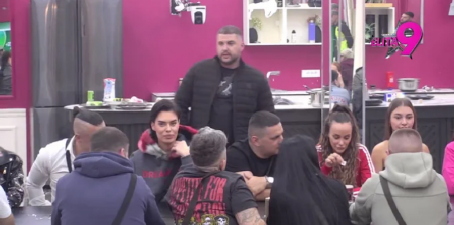 ZA ASMINA POSTOJI SAMO ONA: Durdžić ponovo vinuo Maju u nebesa pred celom kućom - ne može da sakrije svoja osećanja!