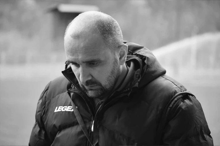 SUZA SUZU STIŽE: Fudbaleri Radničkog van sebe od tuge na komemoraciji Mladenu Žižoviću! (VIDEO)