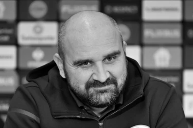 TRENUTAK KADA JE SRPSKI FUDBAL ZANEMEO: Igrači Radničkog u neverici nakon što su im javili da je Žižović preminuo! (VIDEO)