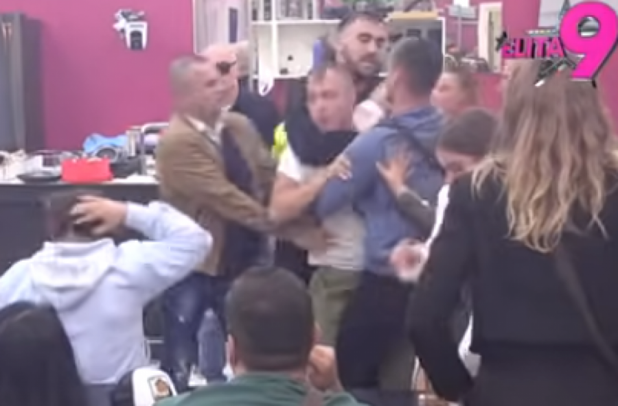 NEVIĐEN HAOS U ELITI, LETELO SVE PO BELOJ KUĆI: Sin Zlate Petrović kao DIVLJA ZVER pravi HAOS u programu! (VIDEO)