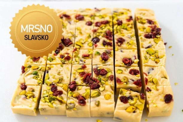 NAJBRŽI SITNI KOLAČI KOJI MAME POGLEDE I POHVALE: Poslastica savršenog ukusa za slavsku trpezu