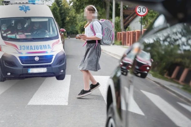 "VOZAČ NIJE NI ZAKOČIO NA PEŠAČKOM!" Očevici otkrili nove detalje nesreće u Rakovici u kojoj je povređena devojčica (9)!