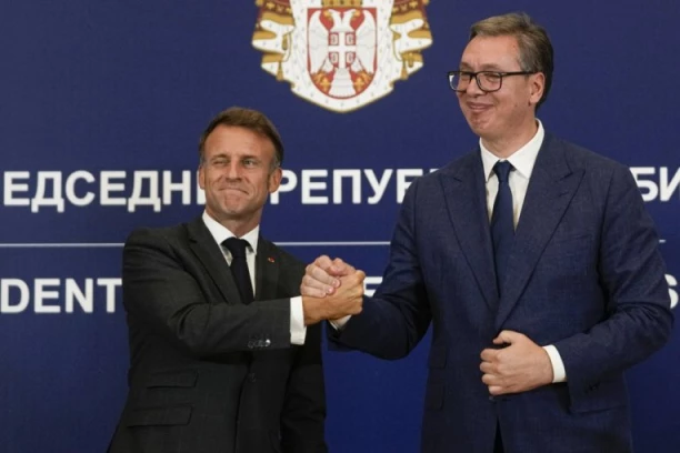 "NIŠTA NEĆU REĆI DOK SE NE ZAVRŠI RAZGOVOR!" – Vučić o susretu sa Makronom: "Časni ljudi ne snimaju tajno!"