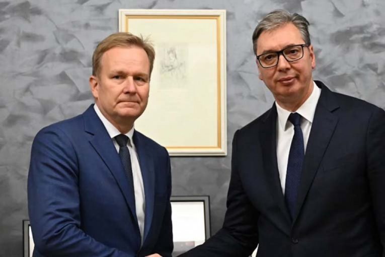 "OSTAJEMO POSVEĆENI DIJALOGU!" Vučić se sastao sa Sorensenom u Briselu, pa poslao jasnu poruku! (FOTO)