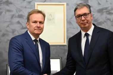 "OSTAJEMO POSVEĆENI DIJALOGU!" Vučić se sastao sa Sorensenom u Briselu, pa poslao jasnu poruku! (FOTO)