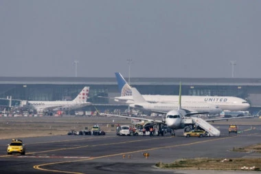 HAOS NA AERODROMU: Primećen dron, donesena hitna odluka!
