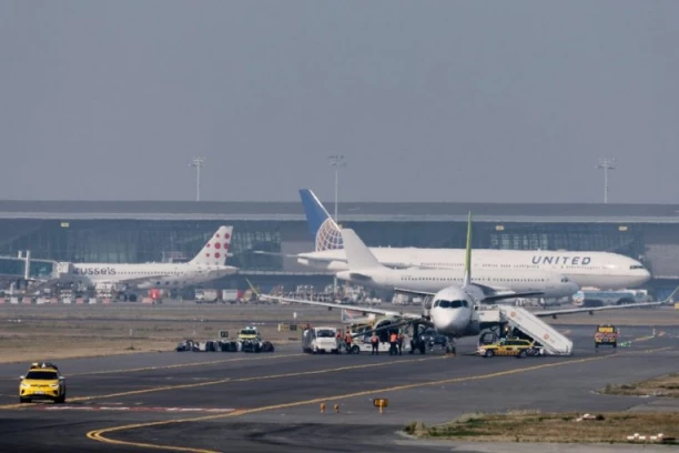 ZATVOREN AERODROM U BRISELU! Uočena sumnjiva letelica na nebu iznad prestonice (FOTO)