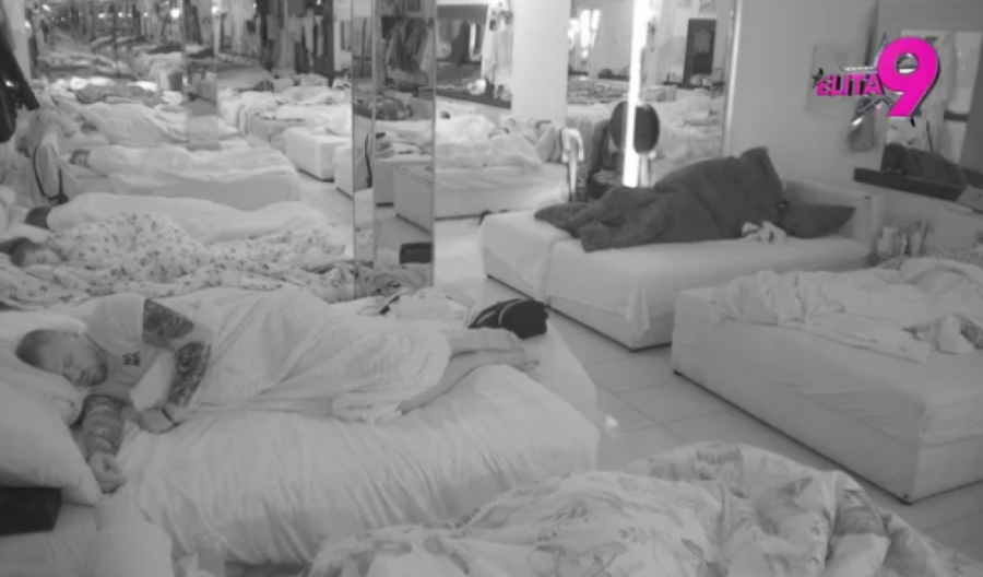 IŽIVLJAVANJE NAD 20 GODINA MLAĐOM DEVOJKOM, ŠOKIRANI UČESNICI POSMATRALI DIVLJAČKU VRELU AKCIJU: Kamere zabeležile neviđeni skandal!