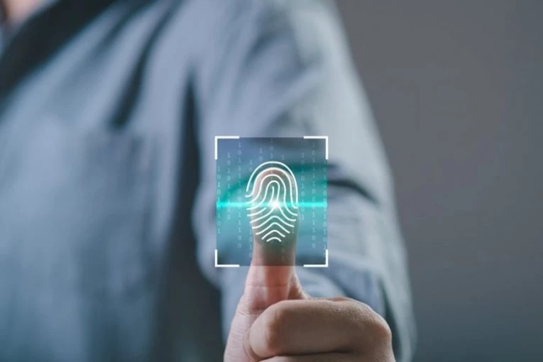 UKIDA SE EES SISTEM PRELASKA GRANICA? Zaposleni na aerodromima PODIVLJALI od besa! Ova poruka OBRADOVAĆE SVE