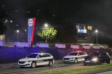 PUCNJAVA U TUZLI, IMA MRTVIH! Policija zatvorila kvart, hitna pomoć na terenu