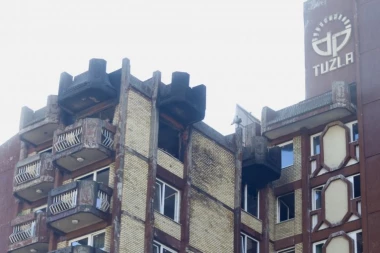 JOŠ JEDNA OSOBA PODLEGLA POVREDAMA! Porastao broj mrtvih u požaru u Tuzli!